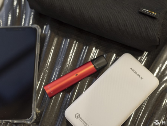 RELX悦刻三代电子烟		，悦刻灵点烟弹测评